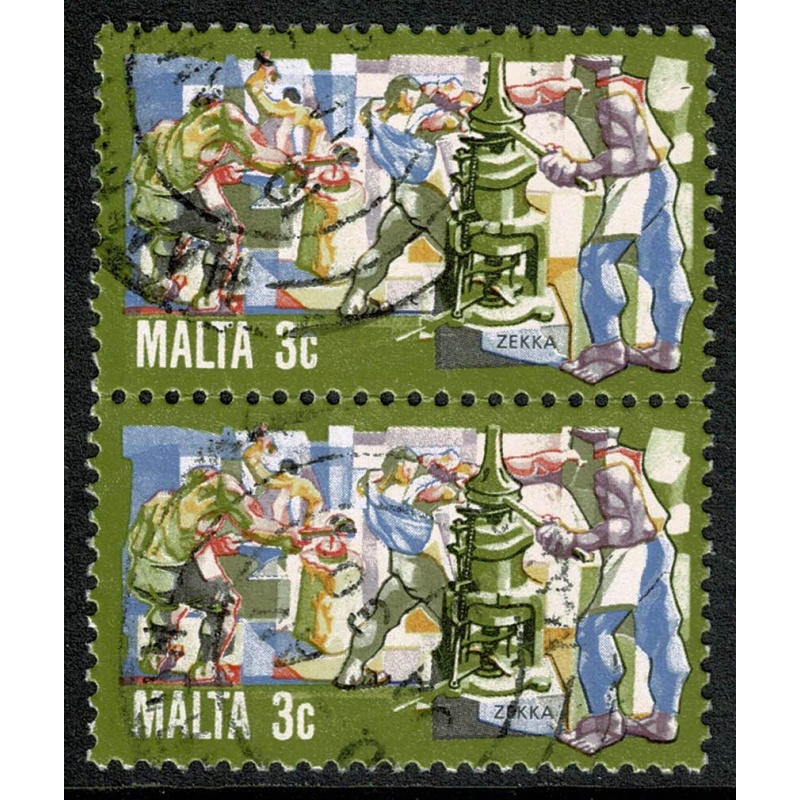 Malta. 1981 History of Maltese Industry. 3c pair. Fine used. SG 670